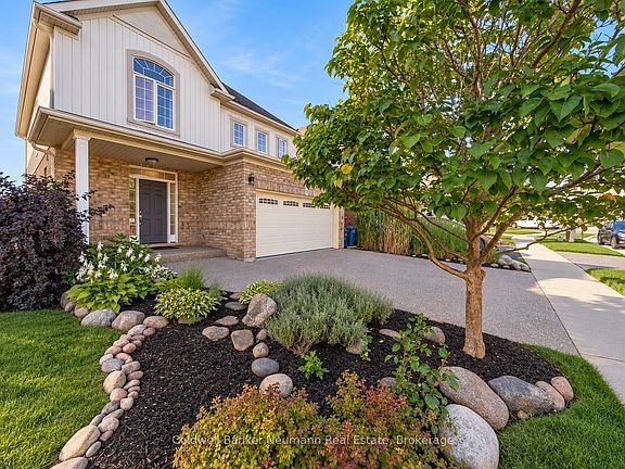 3rd image of 21 Trimble Cres