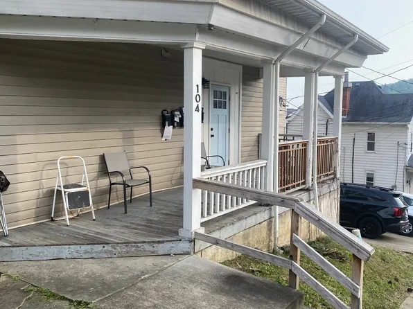 104 3rd St #1, Morgantown, WV 26505