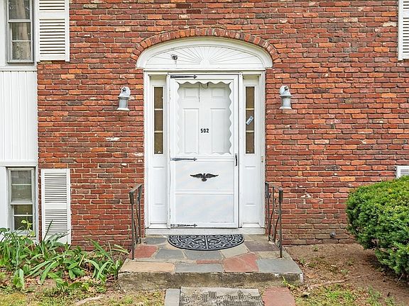 3rd image of 502 Lowell St