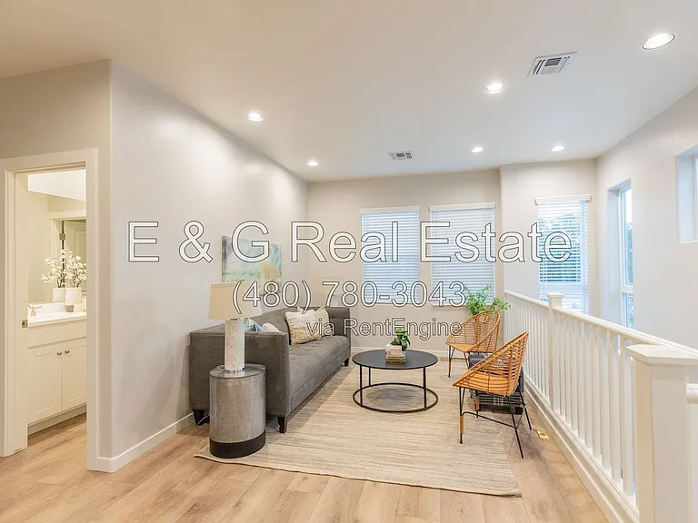 3725 E Flower St — Photo 10
