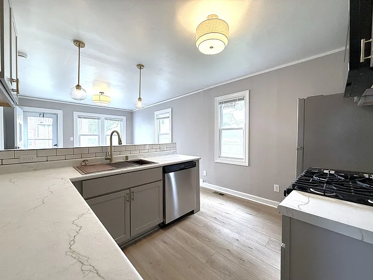 323 N 59th Street — Photo 2