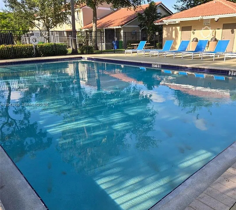 8917 NW 54th St