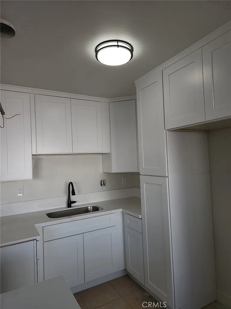 2 bed, 692 sqft, $2,300 — Photo 2