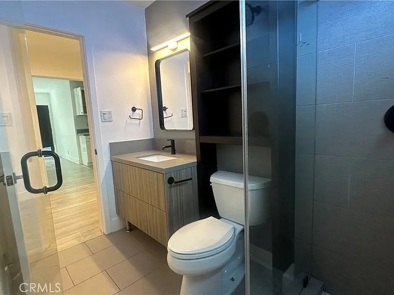 14222 Calvert St #3 — Photo 2