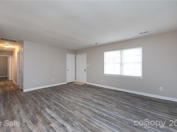 5th image of 8443 Clear Meadow Ln
