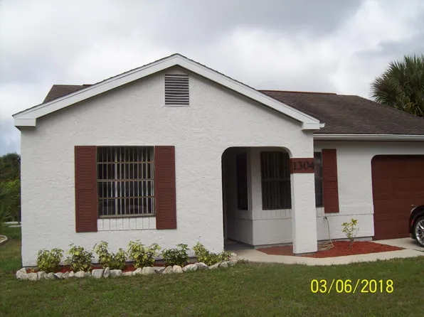 1304 W Corktree Cir, Port Charlotte, FL 33952