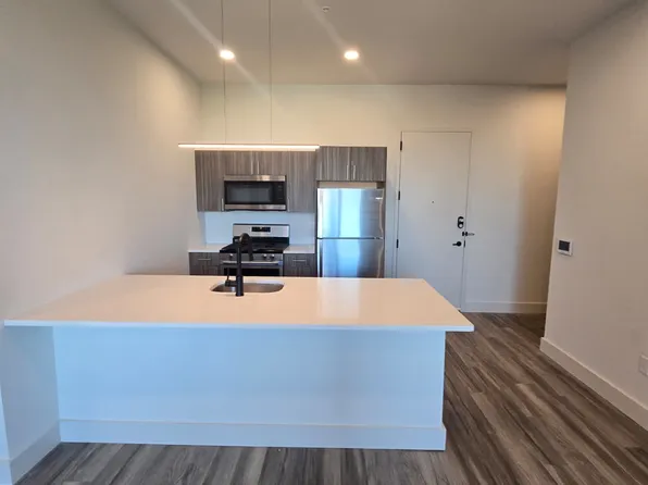 50 Washington St #9D, East Orange, NJ 07017