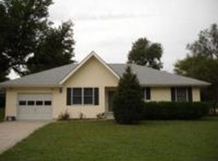 2102 Sycamore Rd, Liberty, MO 64068