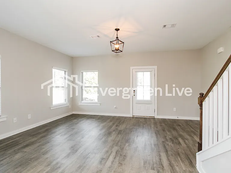 15670 Capstone Dr — Photo 3