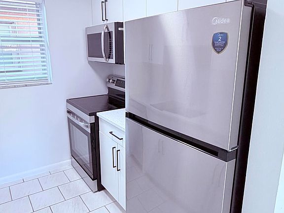 5th image of 600 SW 2nd Ave #2350