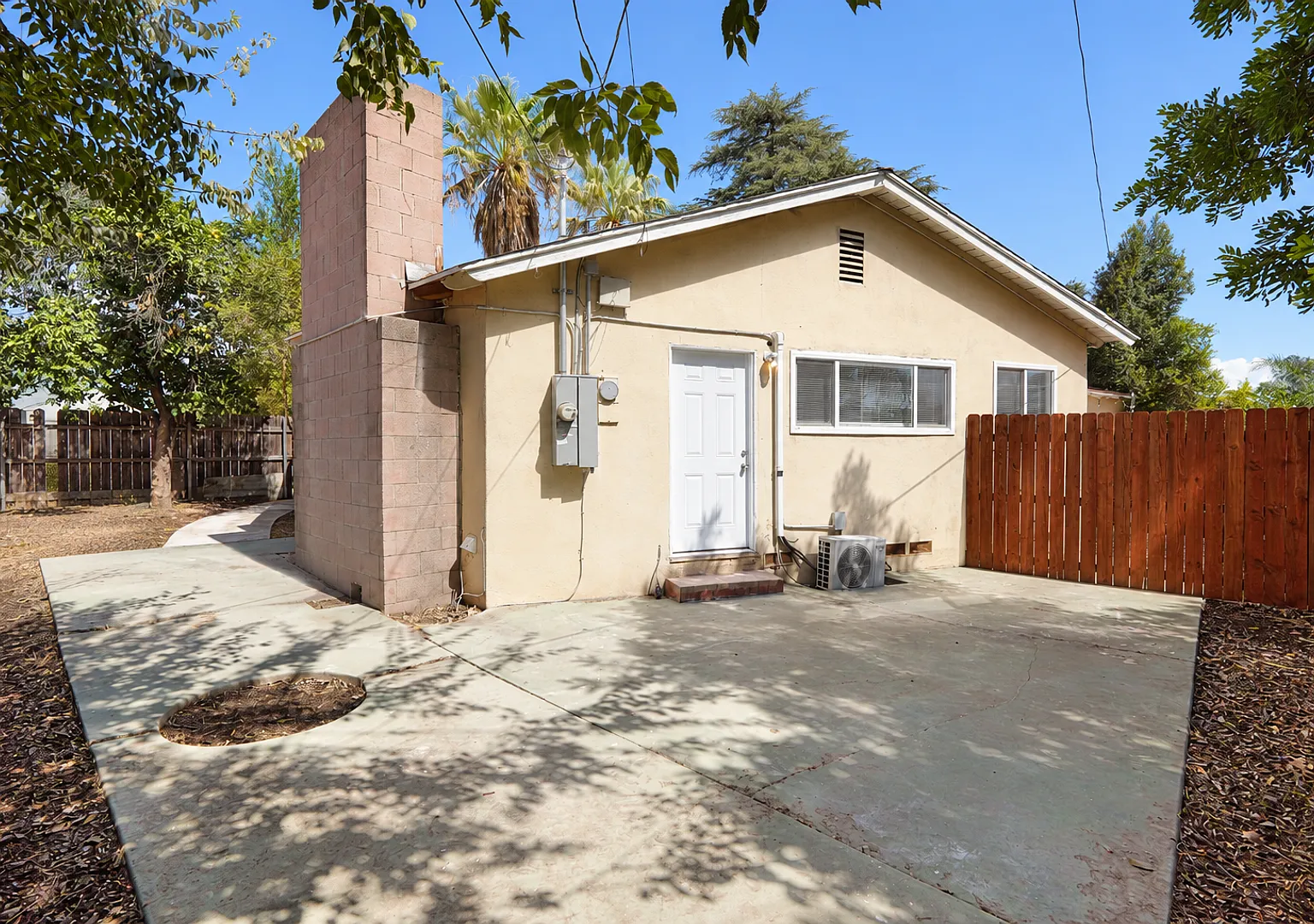 1068 East J Street — Photo 1