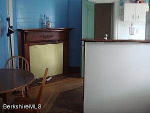 Apartment 1- kitchen, dining area