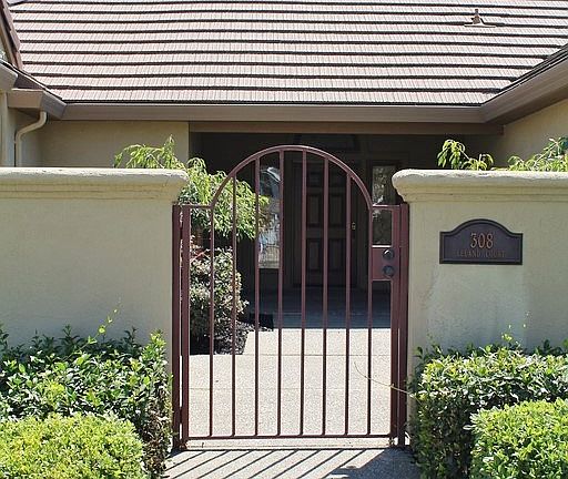 2nd image of 308 Leland Ct