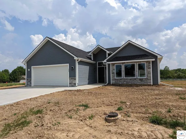 303 E Colony St, Clinton, MO 64735