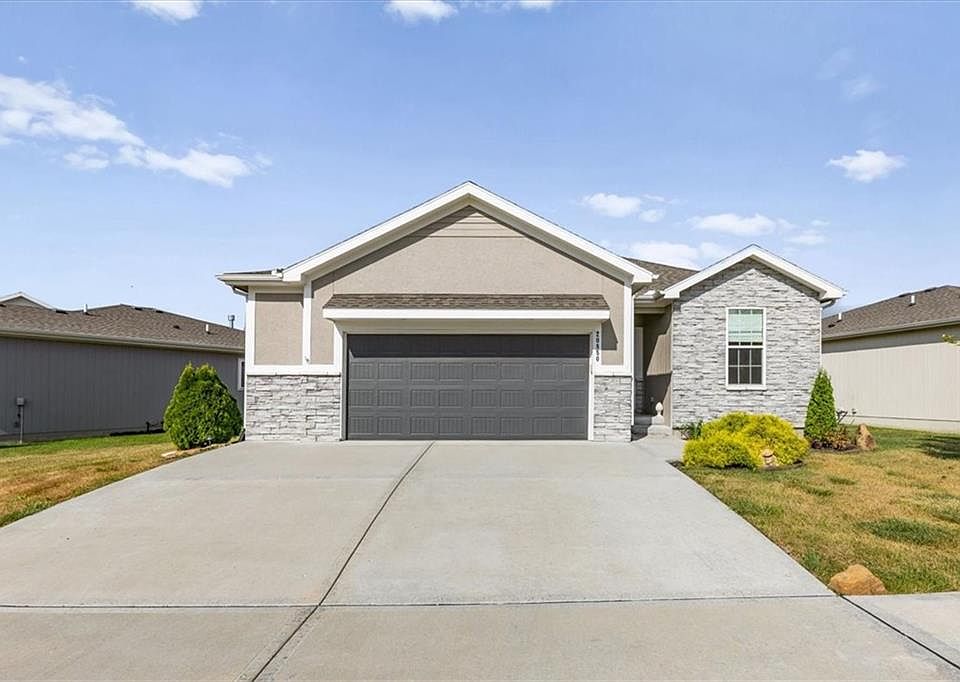 1st image of 20850 W 190th Pl