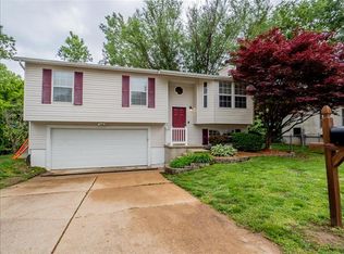 4698 Brennan Woods Dr, High Ridge, MO 63049