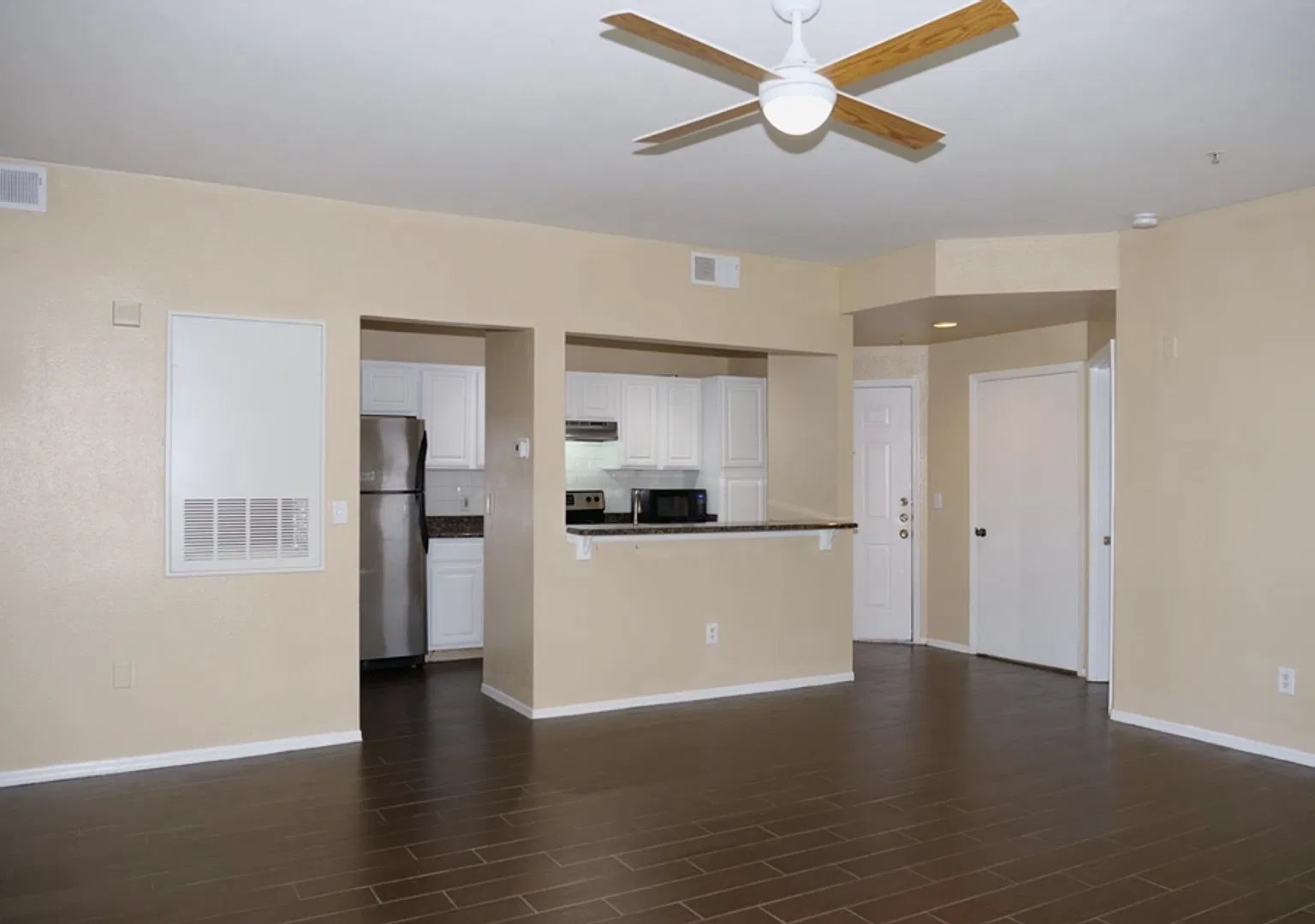 2/2 2nd floor in Sabal Point Longwood Gated community/ Available for move-in on December 15, 2026 — Photo 3