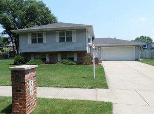 201 N Lillian St, Griffith, IN 46319