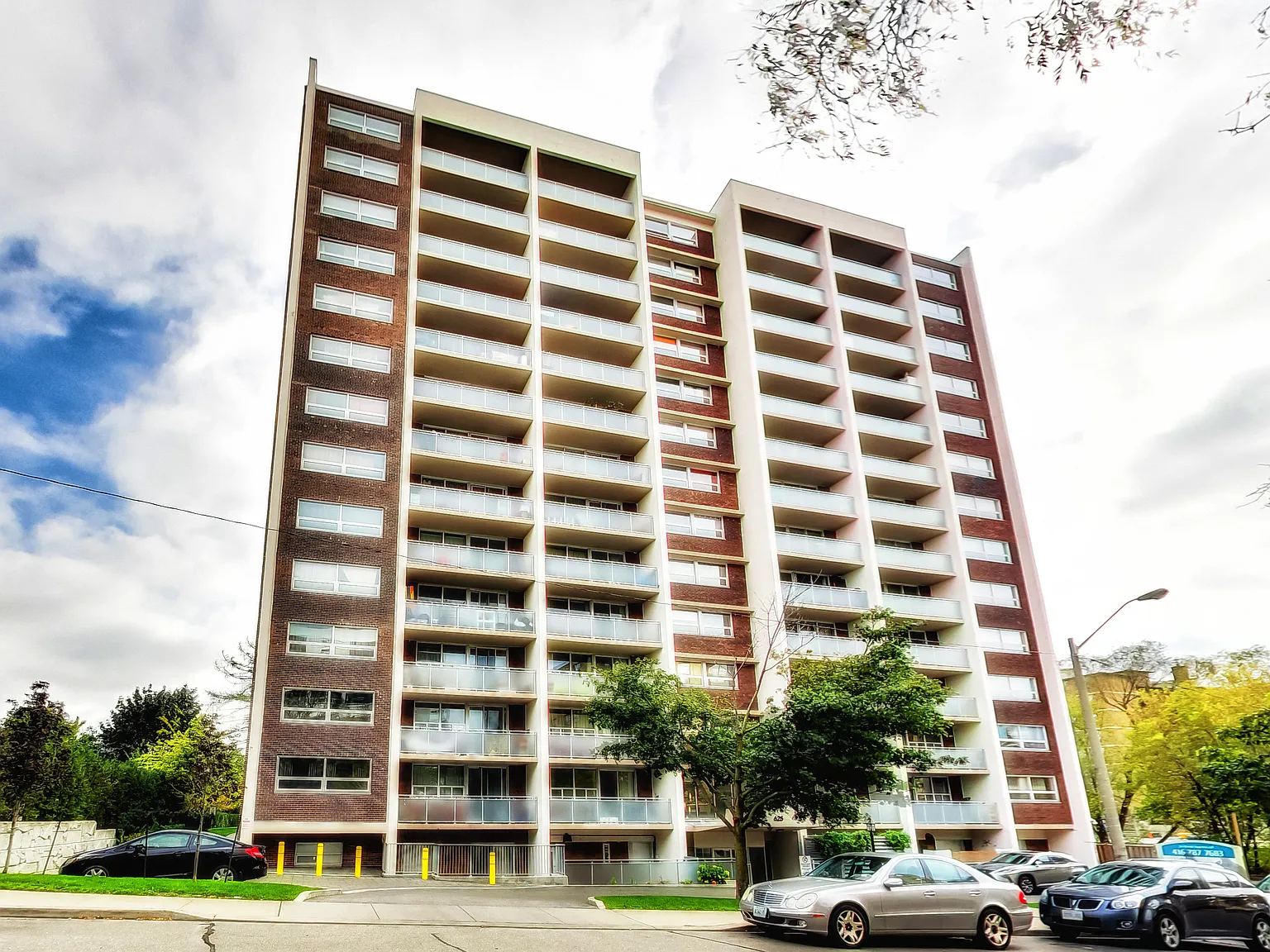 San Marino Place — Photo 3