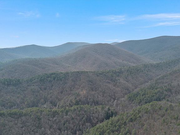 5th image of 881 Fox Mountain Rd