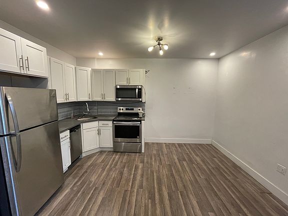 2nd image of 503 Lafayette Ave APT 2R