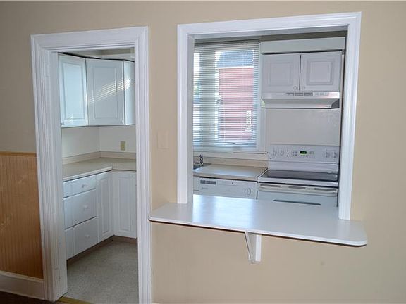 3rd image of 207 W South Ave