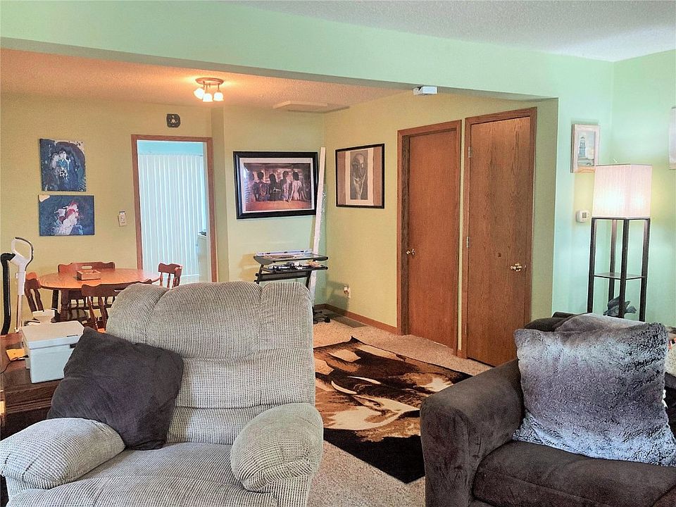 304 4th St, Van Horne, IA 52346 Zillow