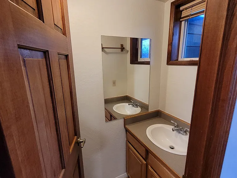 521 N Wc Riles St — Photo 17