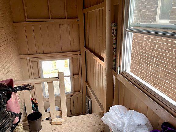 4th image of 1529 N Maplewood Ave