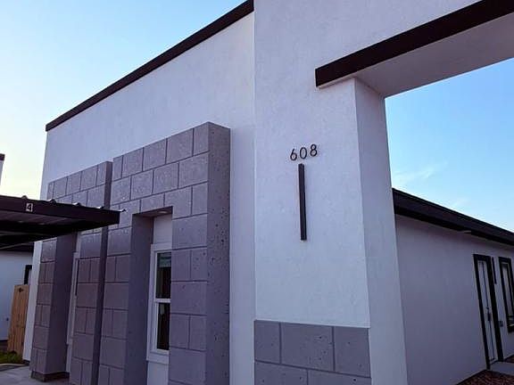 2nd image of 608 Mountain Rd