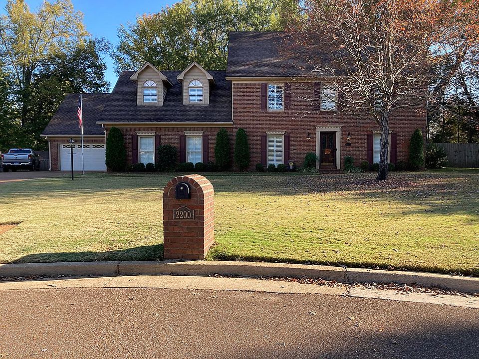 1st image of 2200 Knoll Ln