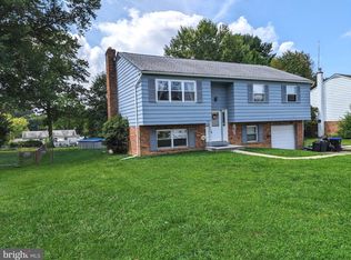 692 Boxwood Dr, Upper Chichester, PA 19014