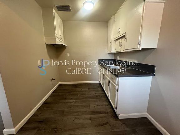 3rd image of 6034 Clarkson Ave #6