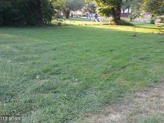 2nd image of 37 Bond Ave