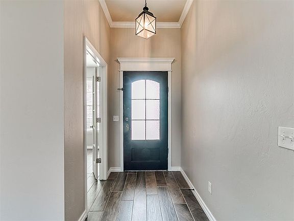 5th image of 616 Kearny Ln