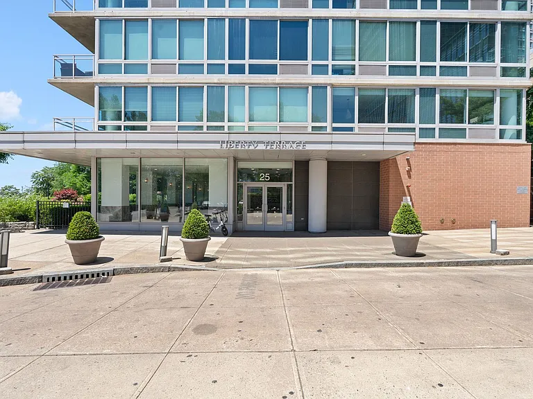 25 Hudson St #805 — Photo 37