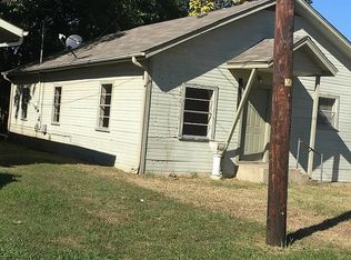 855 27th St NW, Paris, TX 75460