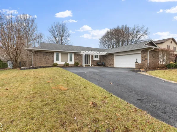 8008 Delbrook Dr, Indianapolis, IN 46260