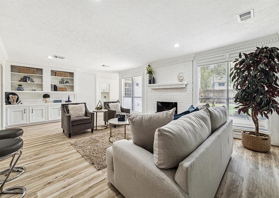 1st image of 11910 Oakcroft Drive