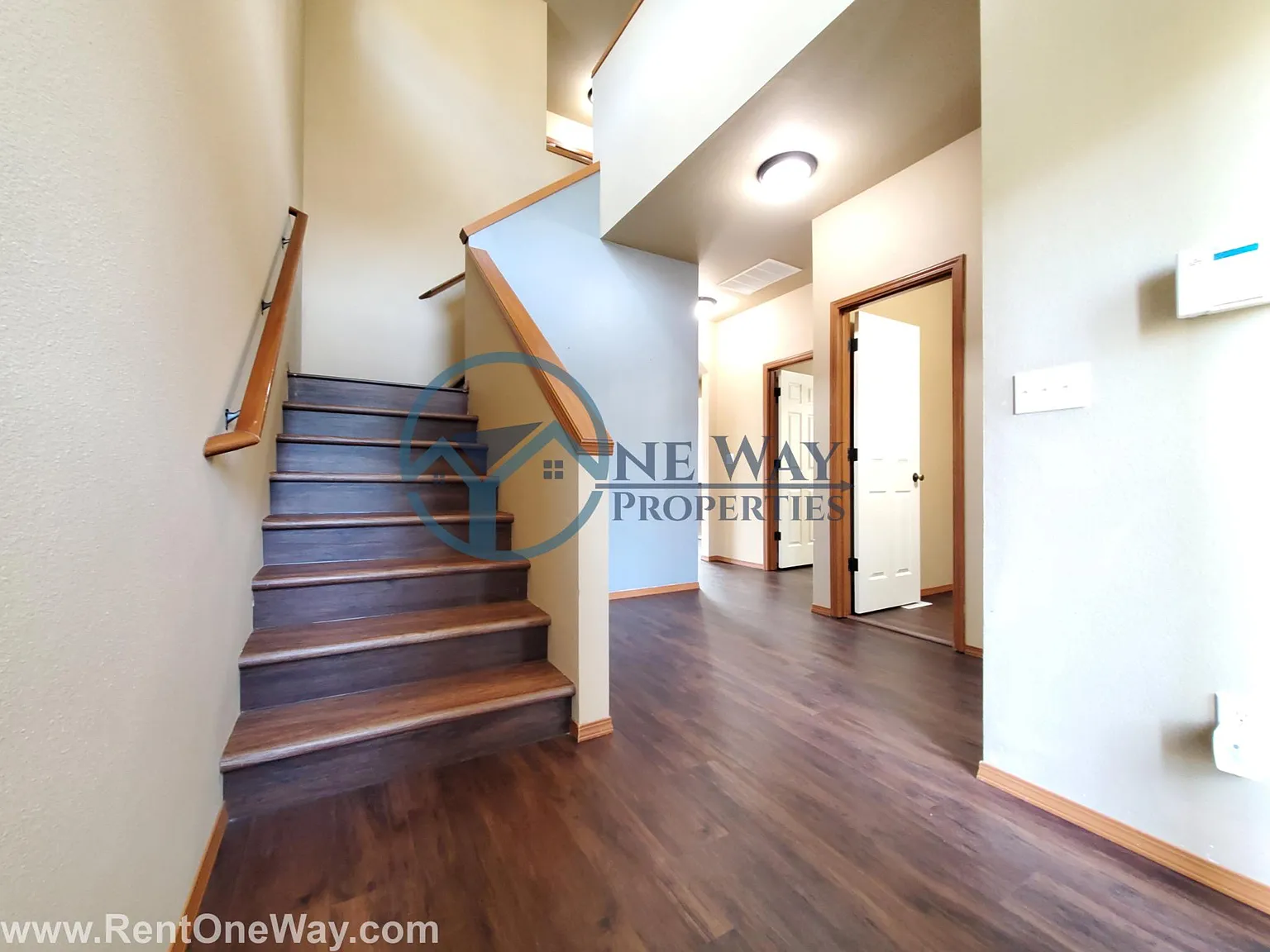 3 bed, 2.5 bath, 2049 sqft, $2,995 — Photo 2