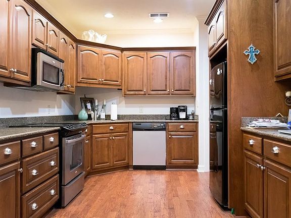 0D76CB1B-1F7A-41E3-BCD4-DCF5693FCDF1