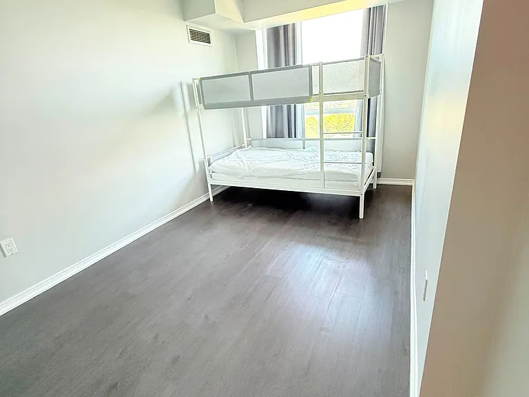 28 Pemberton Ave #1007 — Photo 14