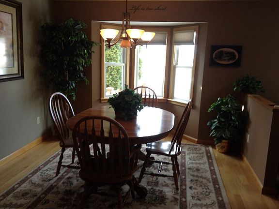 4th image of 1127 Oakdale Cir W