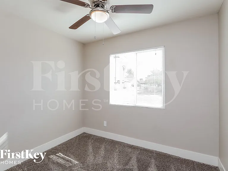 3412 E Claire Dr — Photo 10