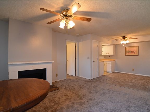 5th image of 430 Woodside Trl