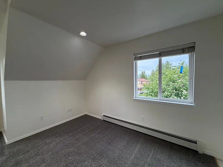 2323 E 68th Ave — Photo 8