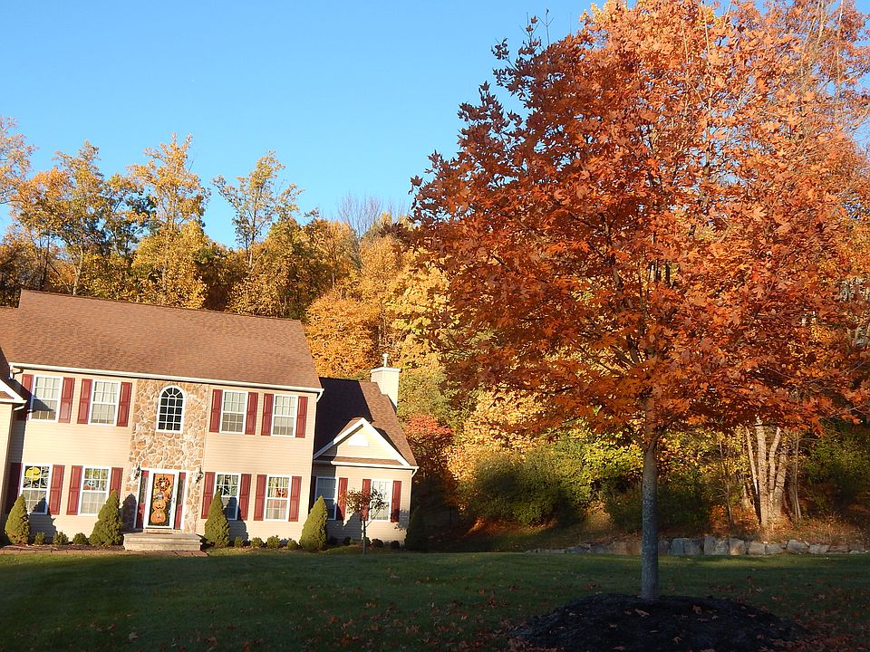 2nd image of 11 Hanzel Woods Dr