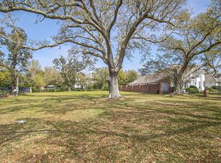 1021 E Beach Blvd, Pass Christian, MS 39571