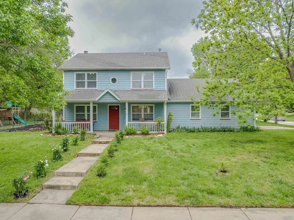 2621 Bishop St, Lawrence, KS 66046