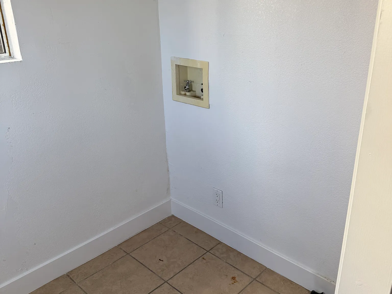 4114 1/2 City Terrace Dr — Photo 4